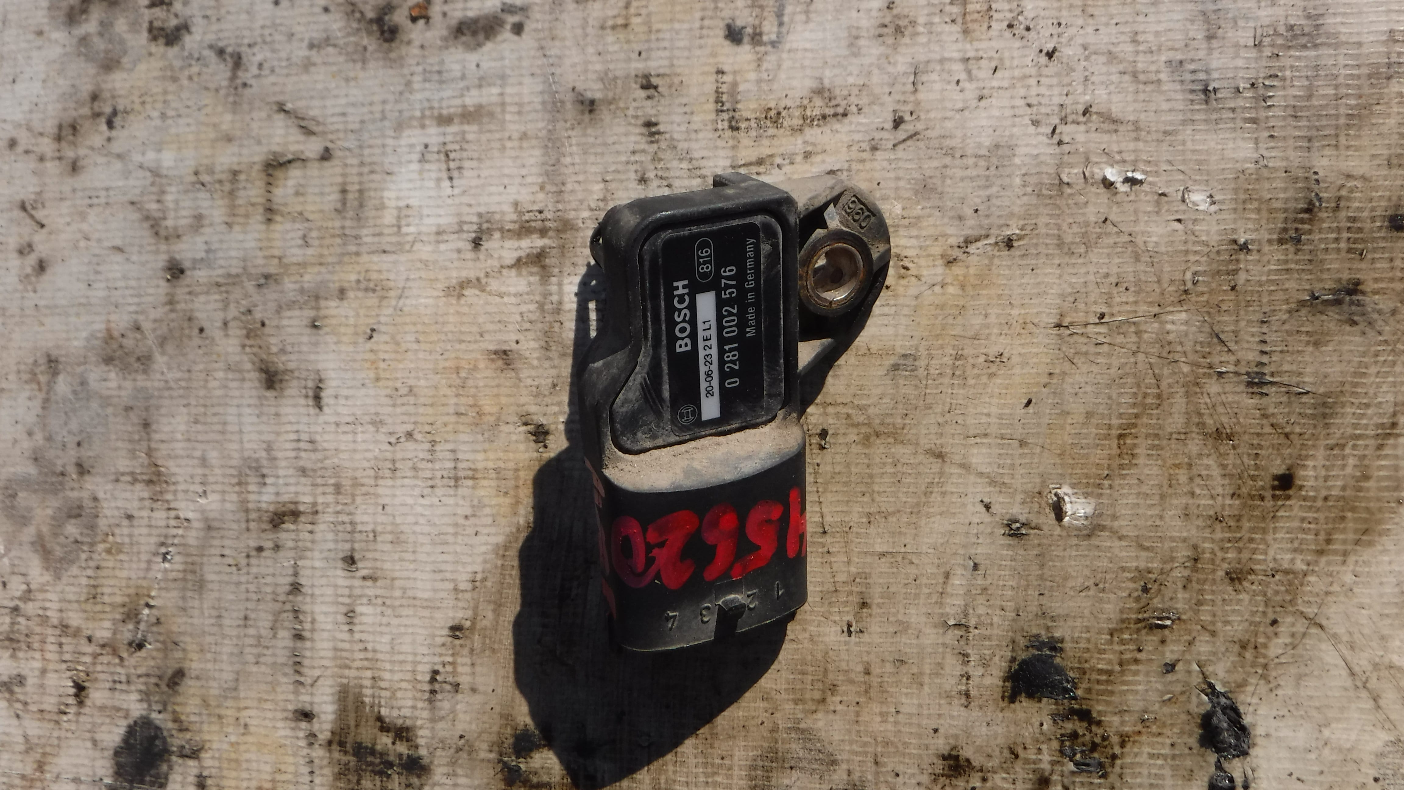 Датчик  давления и температуры наддувочного воздуха 0281002576 BOSCH Ивеко Стреилс курсор 10 Iveco strails Cursor 10 2002